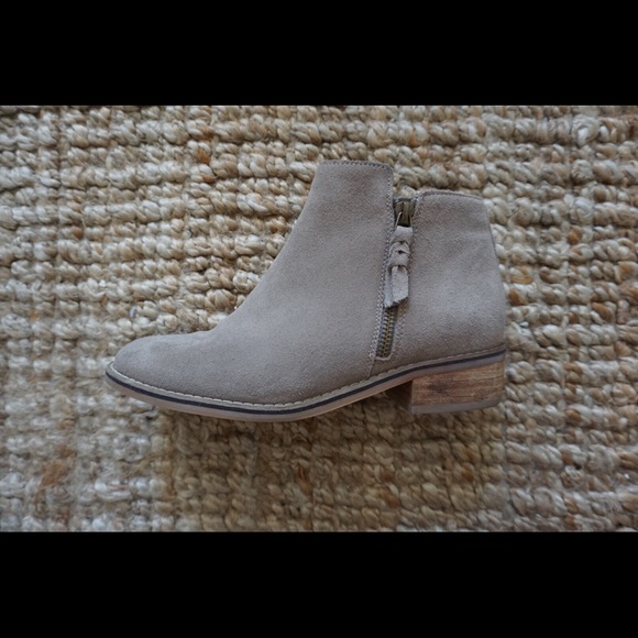 liam waterproof bootie